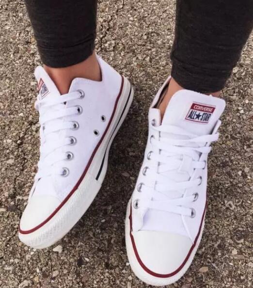 小白鞋发黄用什么可以擦掉,小白鞋发黄了找什么擦