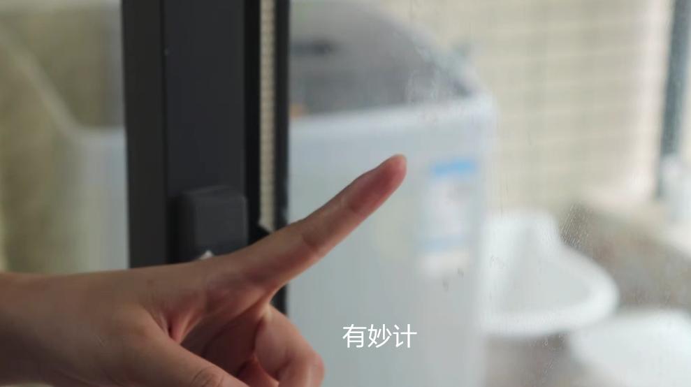 玻璃太脏不好清洗教你一招,如何清理常年风吹日晒的玻璃污垢