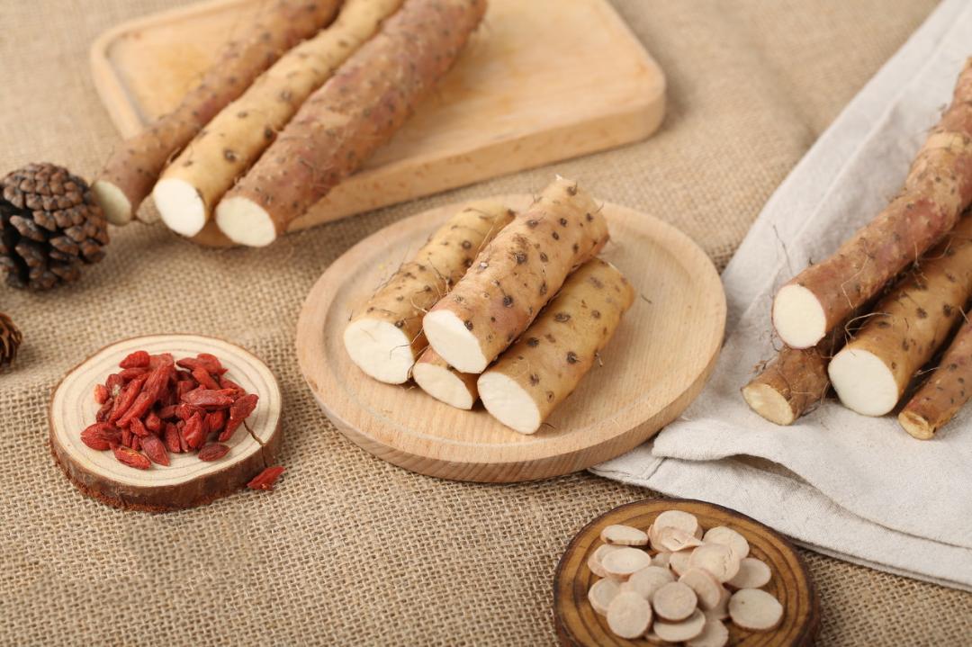 春夏之交，用好几个食疗方，浮肿、面黄、眼袋，轻松祛除