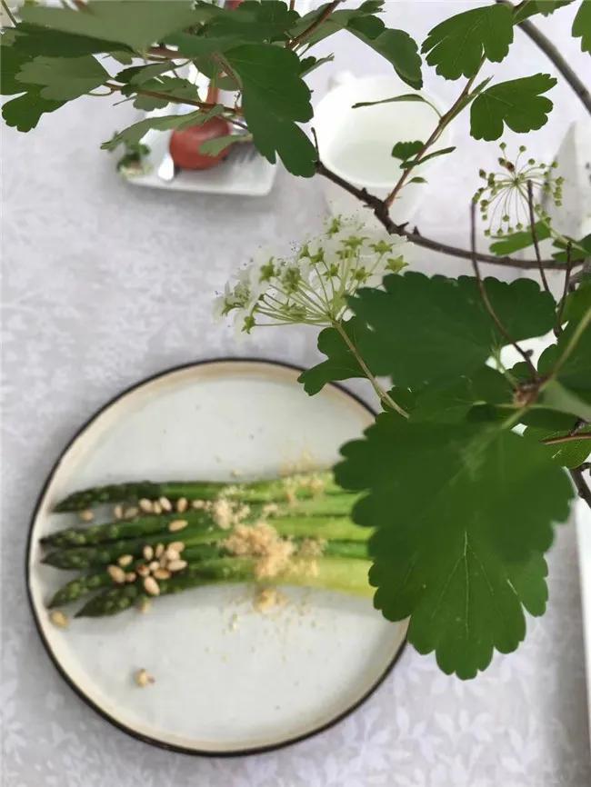 服装设计+花艺设计，只爱百分百纯天然