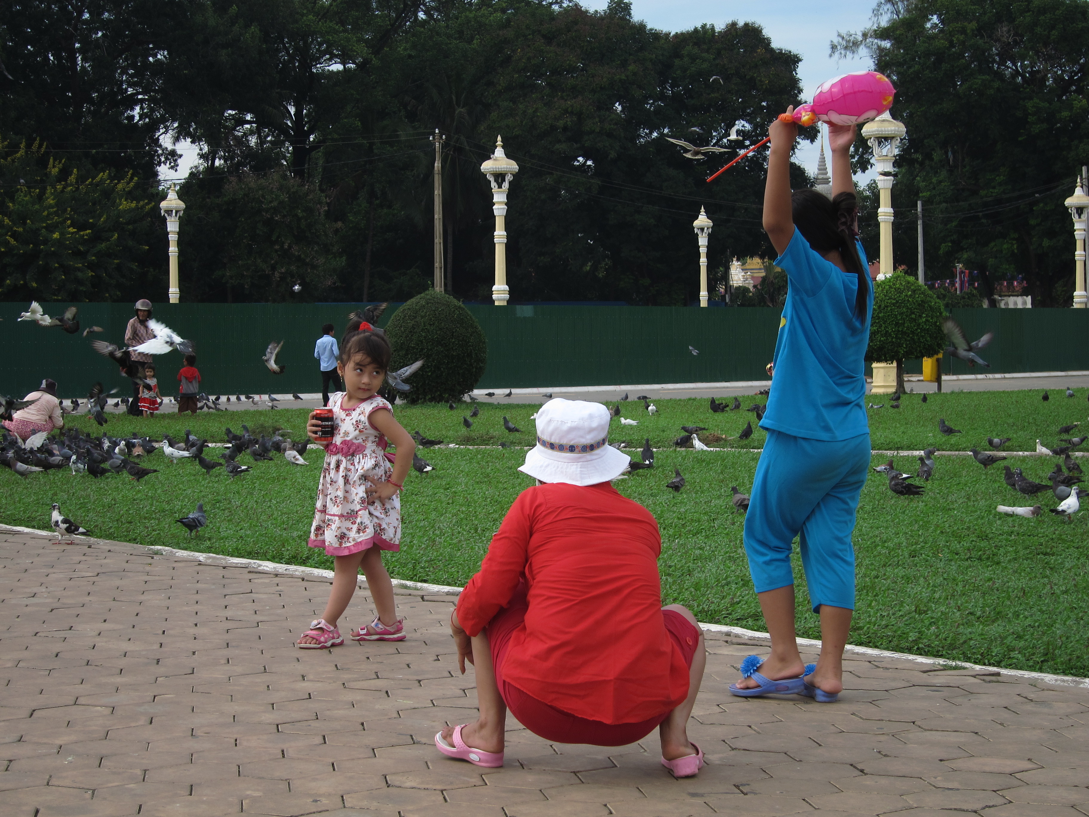 中国小伙在柬埔寨的视频,骑行去柬埔寨的小伙