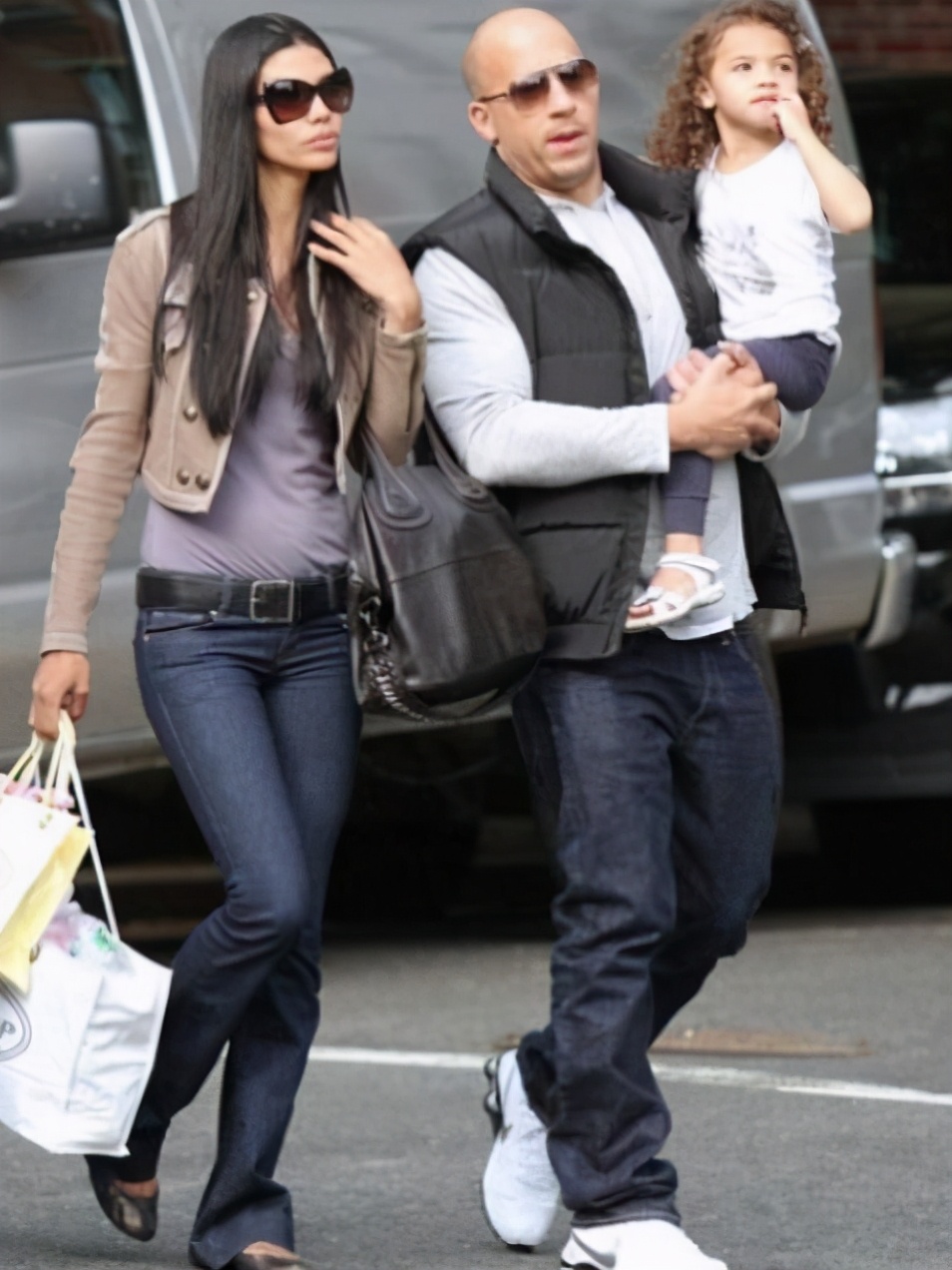 范迪塞尔肌肉图片,硬汉范迪塞尔