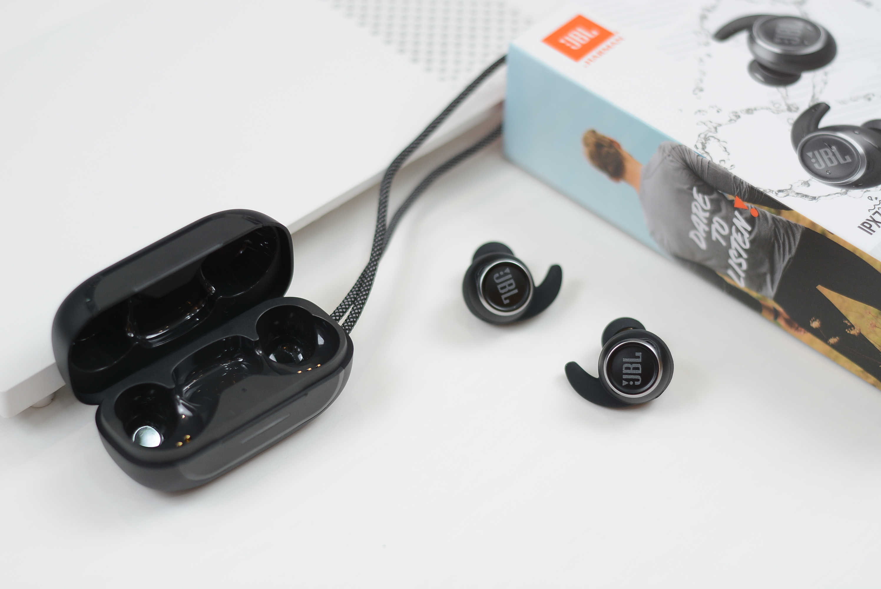 jbltune130nc入耳式无线耳机,专业人士jbl头戴式耳机推荐