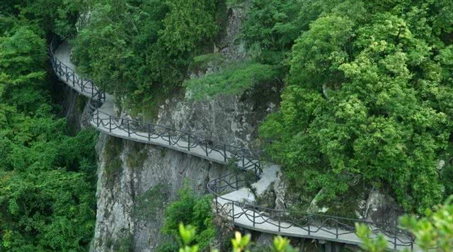 浙江有哪些有瀑布的旅游景点,浙江旅游景点推荐瀑布