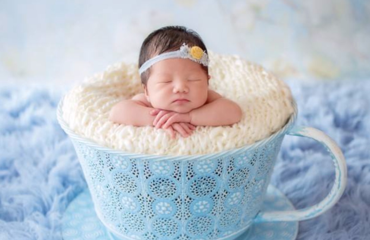 宝宝哼哼唧唧使劲蹬腿哭怎么办,宝宝总是憋气蹬腿大哭怎么回事