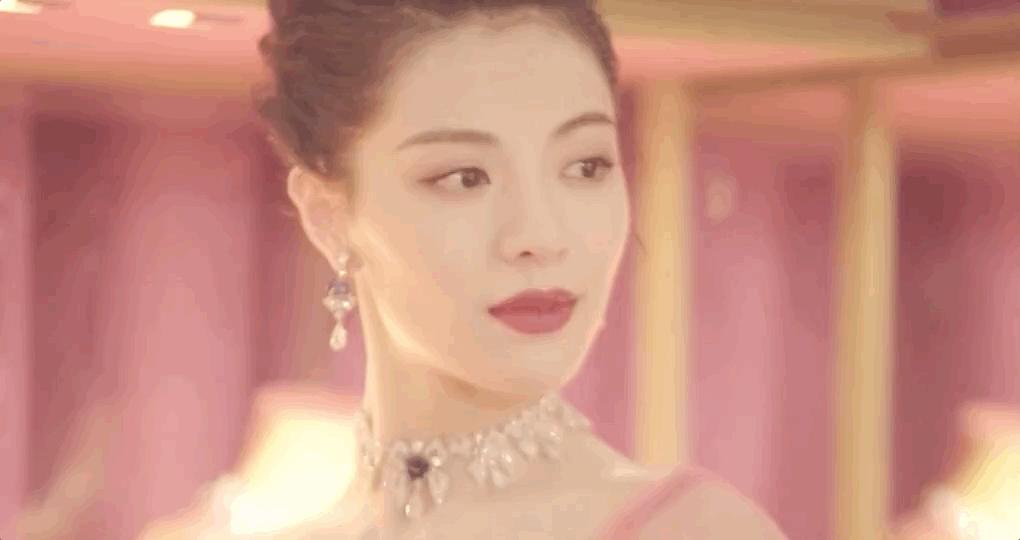 脸超干用什么粉底液,天气干脸上起皮了