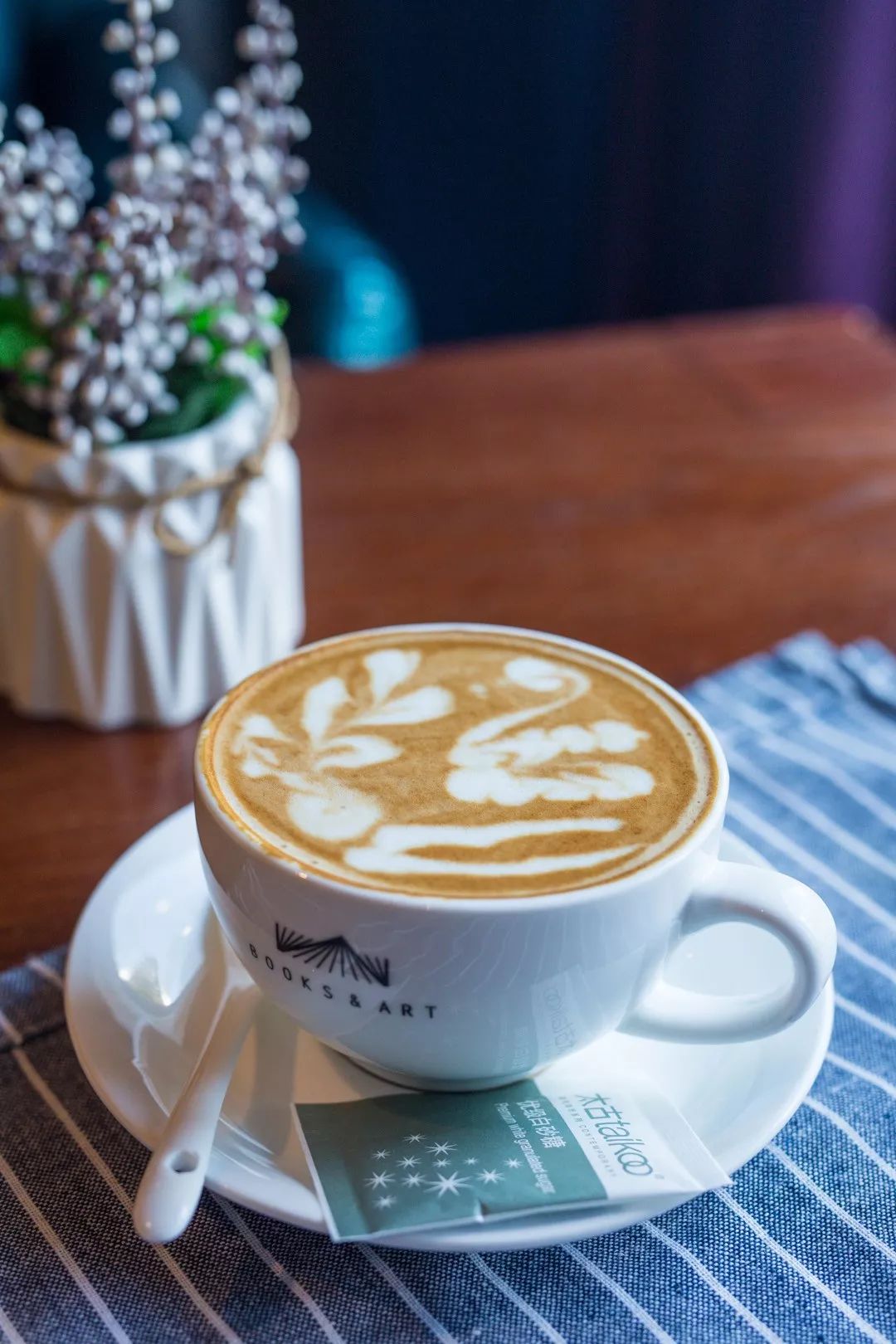 大连这家西餐厅美得像仙境,大连正宗西餐厅推荐