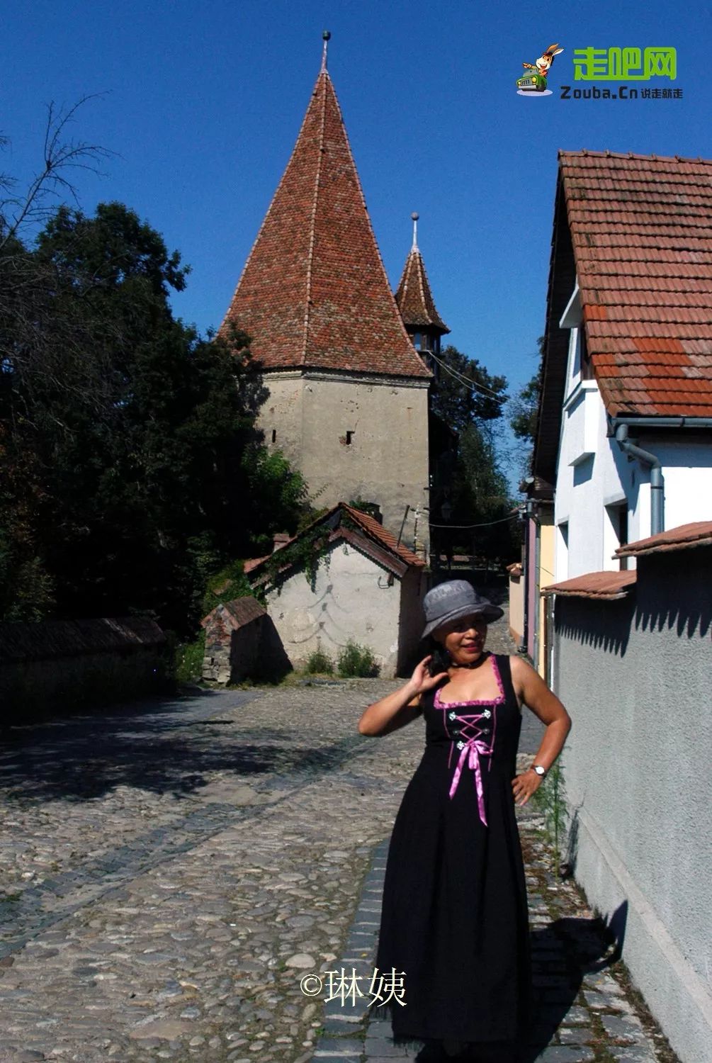 女教师3年游20国,六十岁的女人一个人穷游中国