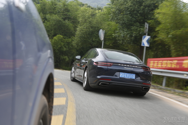 保时捷panamera混动深度测试 (全新保时捷panamera4s 2.9t试驾感受)