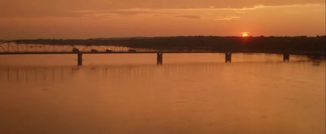 票房16亿，这部央视经常重播的顶级灾难片，上映23年无人能再复制