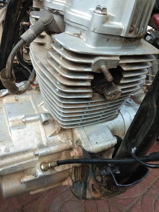 摩托车排气嘴螺丝断了,摩托车气缸头螺丝断了如何取出