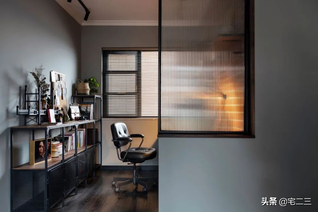 嗜好旧物的90后,用柔软的心构建家中岁月感