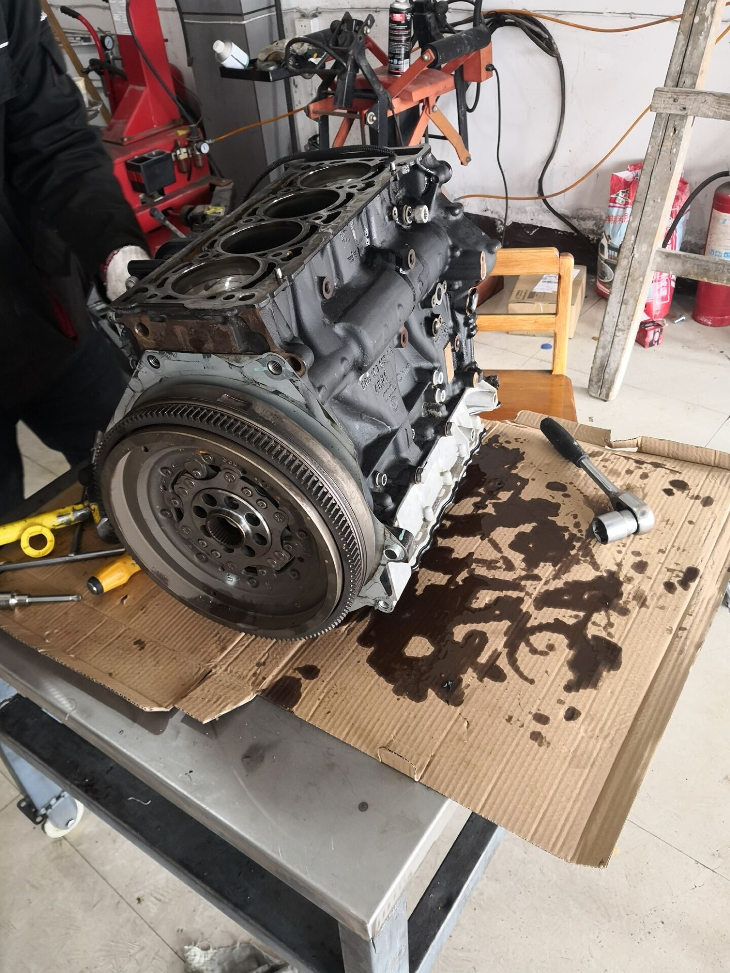 奥迪q3轿跑版烧机油吗,19款奥迪q3会烧机油吗