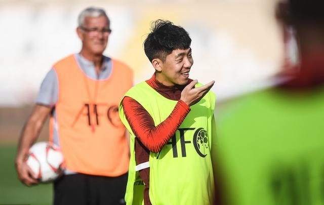 战泰国国足或踢433：首发阵容出炉，一人将成为里皮的秘密*器武**