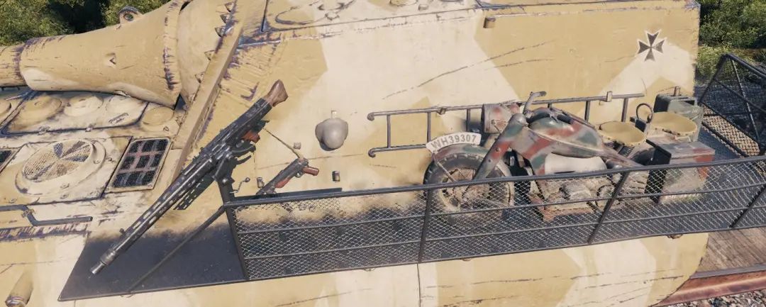 手执最锐矛身披最坚盾：这台坦克为何被唤作“装甲舰”？