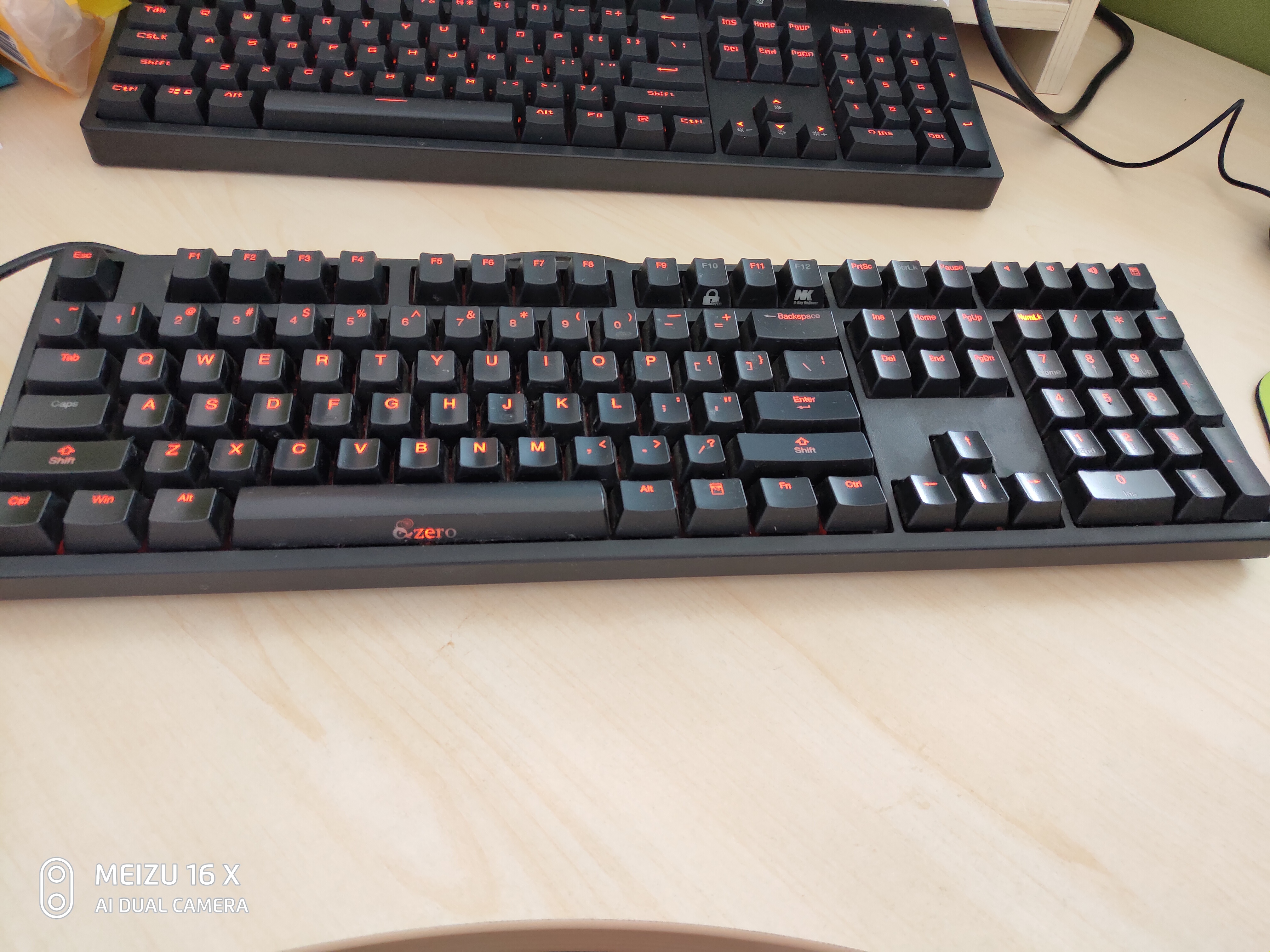 公认手感最好的机械键盘轴是什么,机械键盘樱桃轴与普通轴的区别