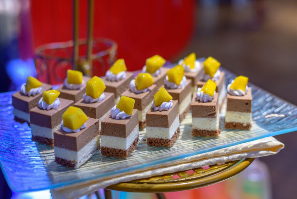 广州长隆附近住宿推荐3大2小,广州长隆2大1小套票旅行团