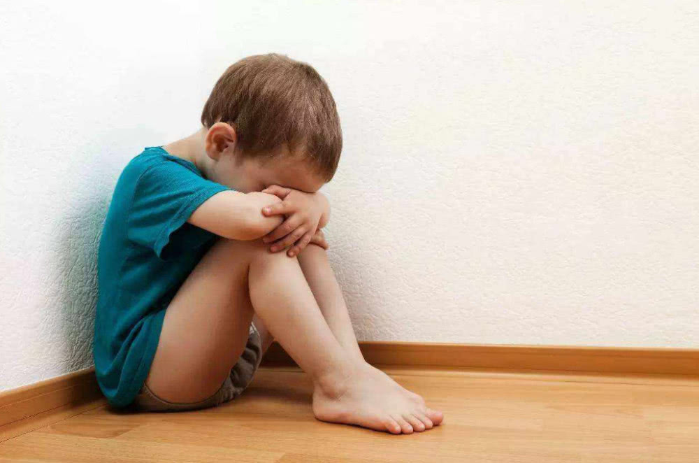 教你一招孩子犯错不用再打骂,别再吼孩子了孩子犯错