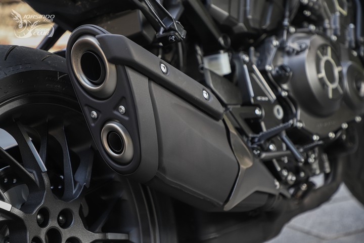 本田cbx1000摩托车试驾,试驾本田CB1000R