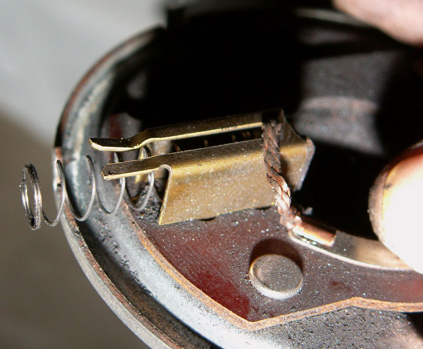 轿车散热风扇不转导致开锅,汽车散热器开锅怎么解决