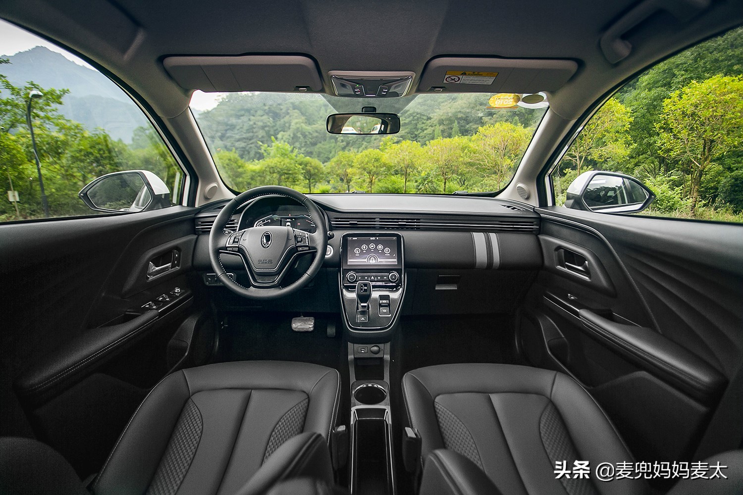 共享单车便捷城市生活,共享汽车让生活更便捷