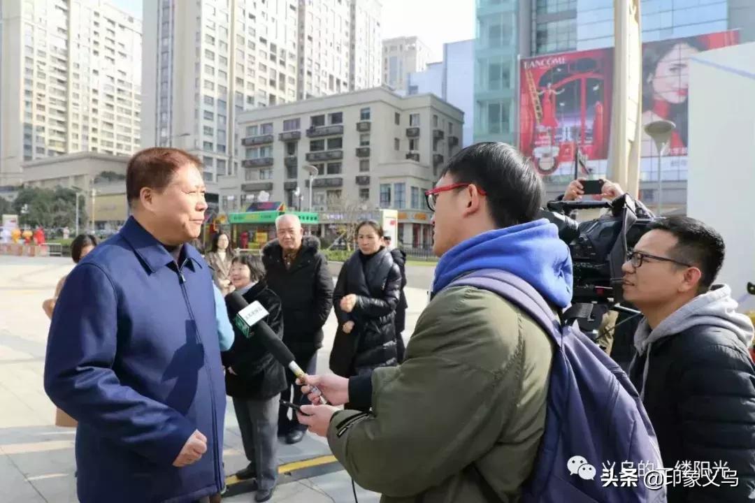 荷花芯遗址今上午在“义乌之心”揭碑，义乌市中心有了追忆“乡愁