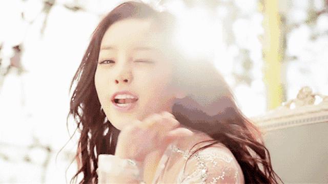 一口黄牙影响颜值,一口黄牙齿