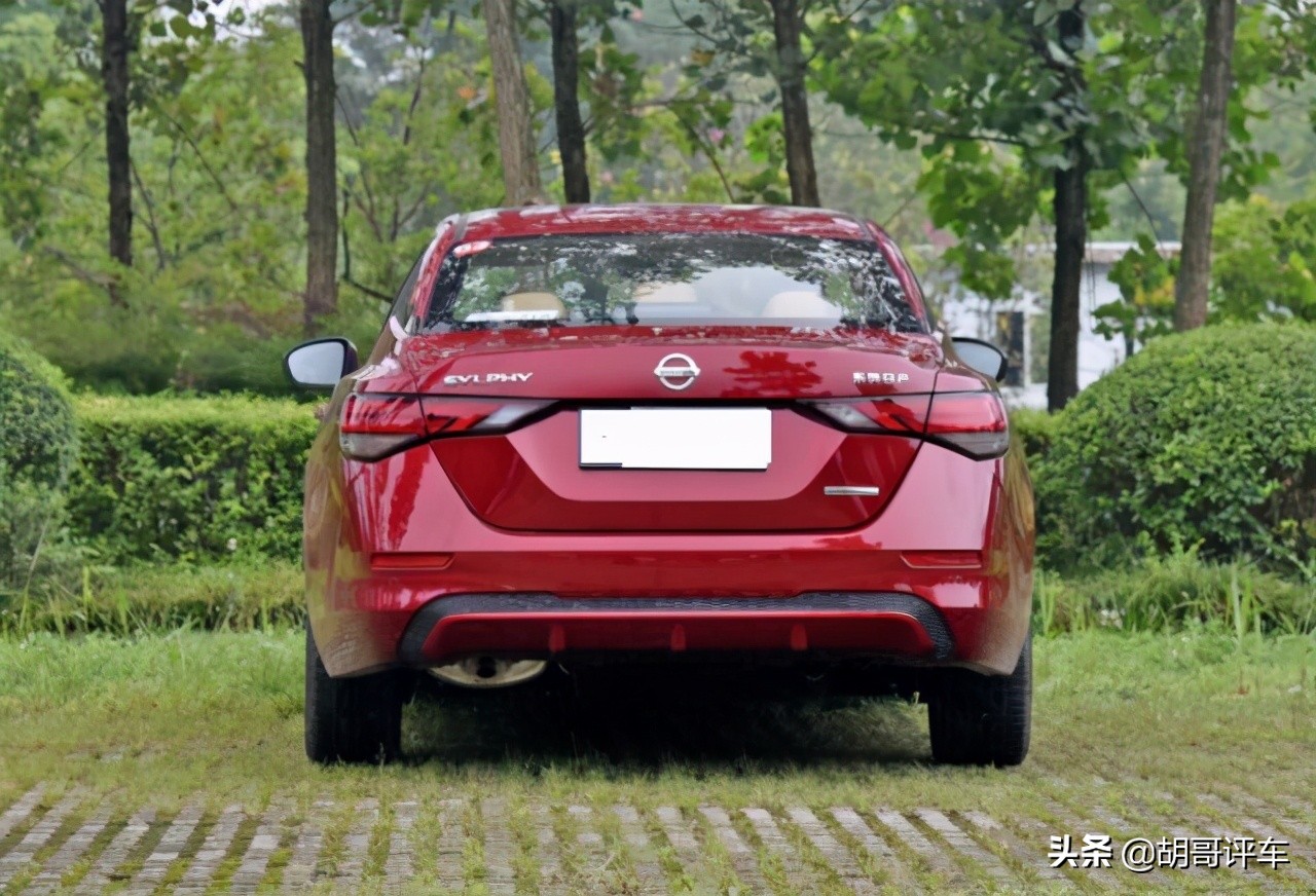 宝骏rc5对比轩逸2021,2万提了新宝骏rc-5