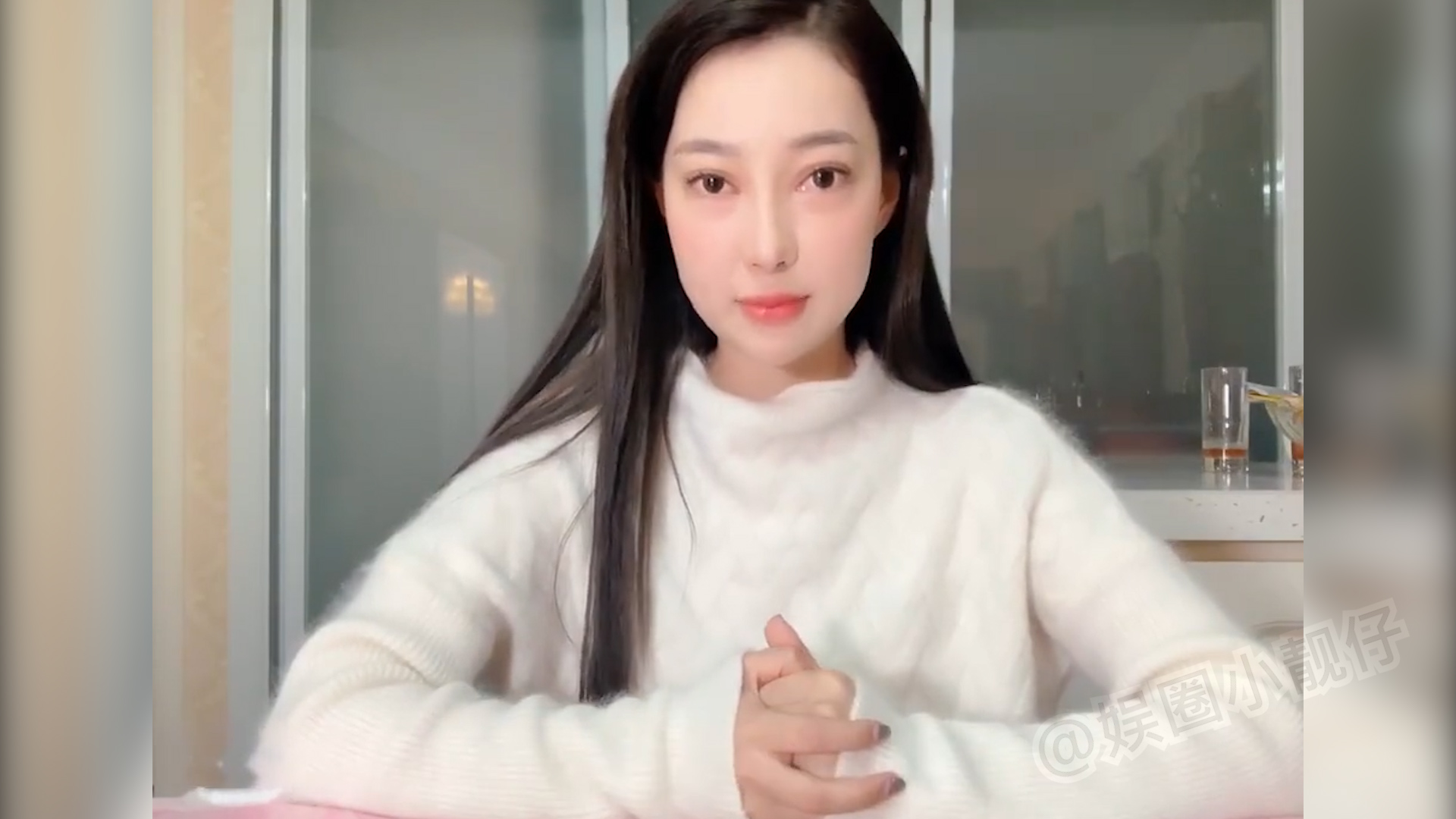 坐牢5年躺赚300万，郭美美的糜烂生活，扯掉多少网红的遮羞布