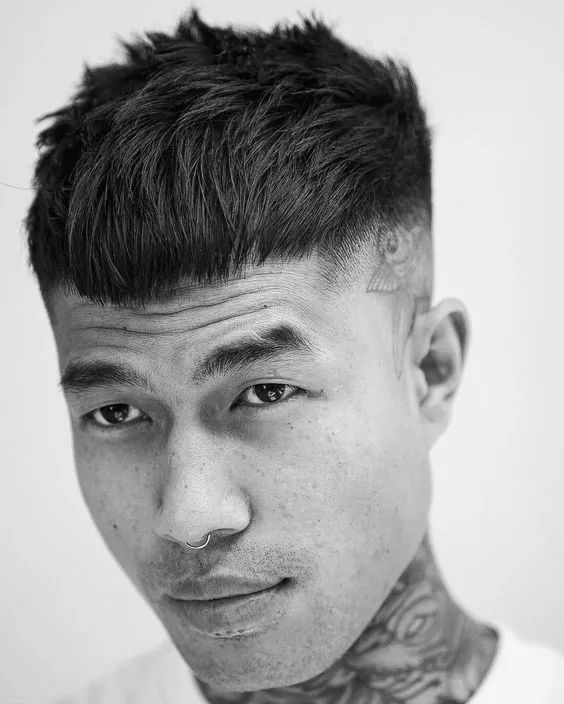 男生发际线高的刘海发型推荐,男生刘海少发际线高适合发型