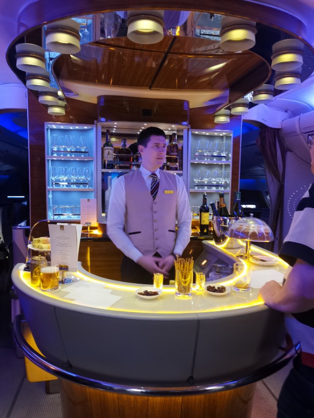 阿联酋航空a380头等舱迪拜休息室,迪拜到广州阿联酋航空a380头等舱