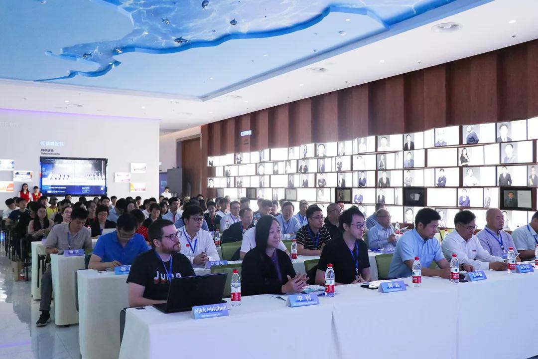 当“虚无缥缈”的VR/AR遇上“穷追不舍”的浙*青江**年，会擦出怎样的火花？