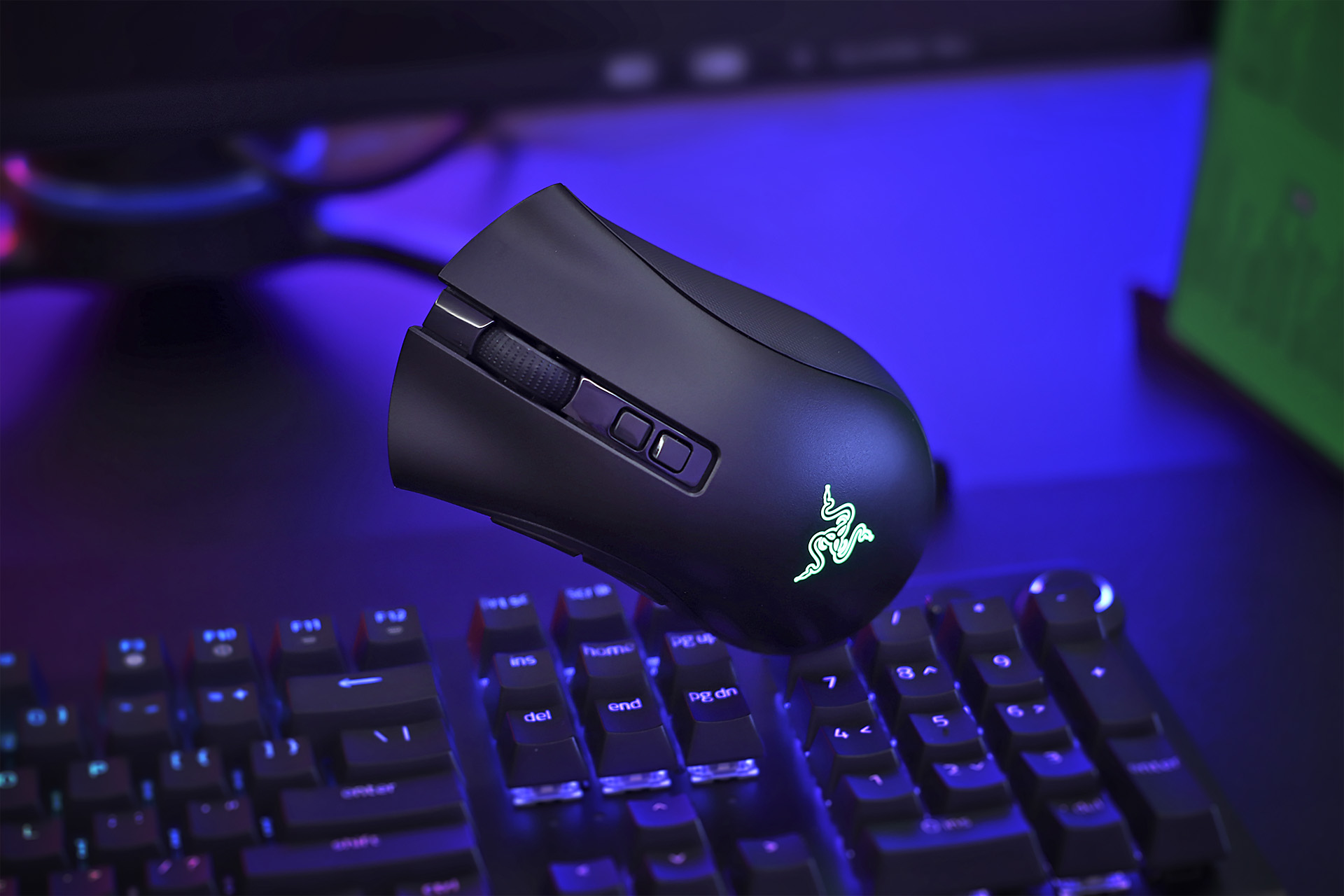 雷蛇无线入耳式游戏耳机电脑体验,雷蛇电竞耳机推荐头戴式蓝牙耳机