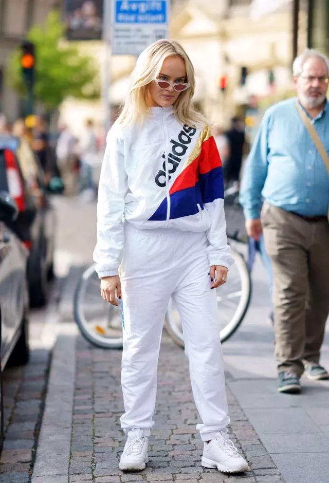 韩国练习生小白鞋,偶像练习生的鞋