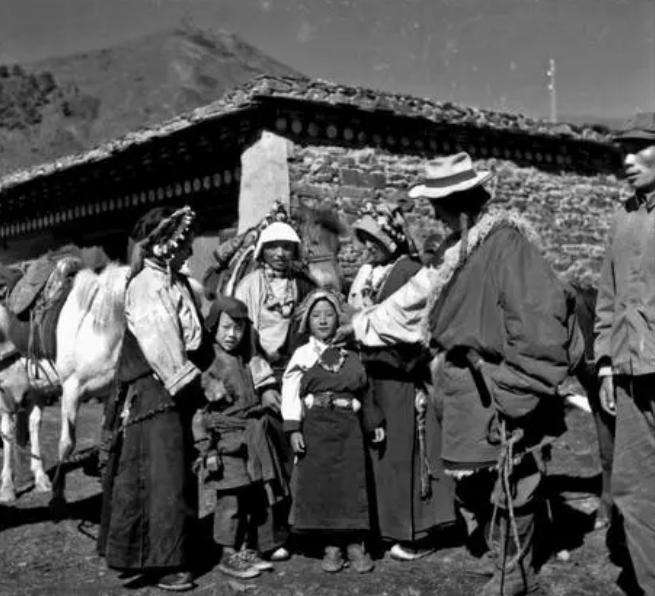 郭德纲和洛桑照片,相声天才洛桑