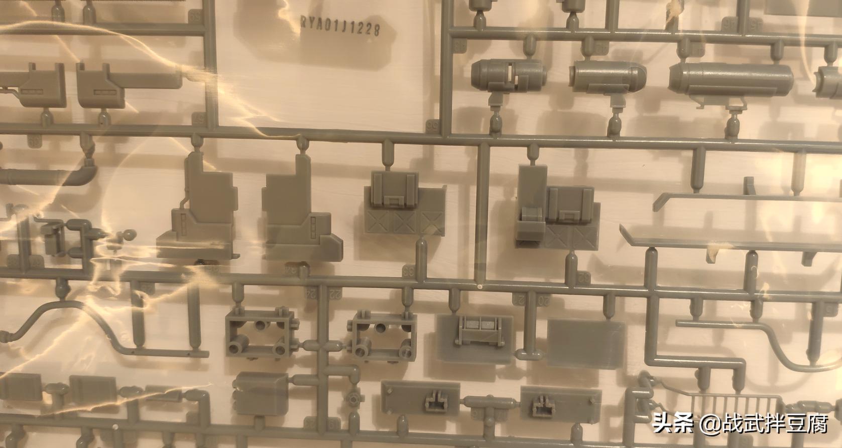 流浪地球厢式运载车合金模型开箱,流浪地球运载车模型开箱