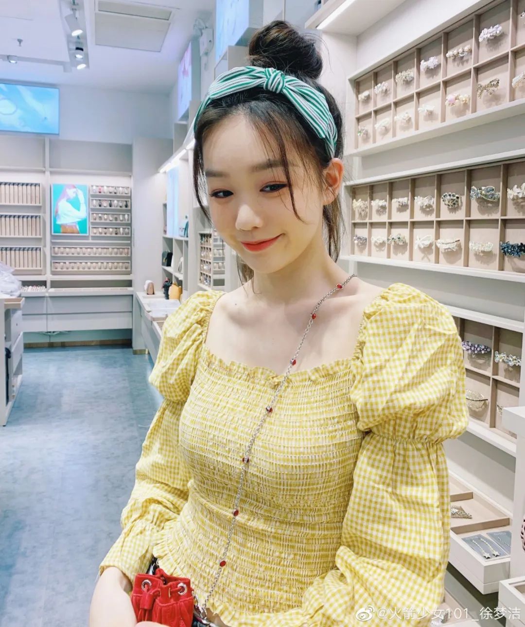 今年挤奶衫火到爆!大胸、小胸都能穿