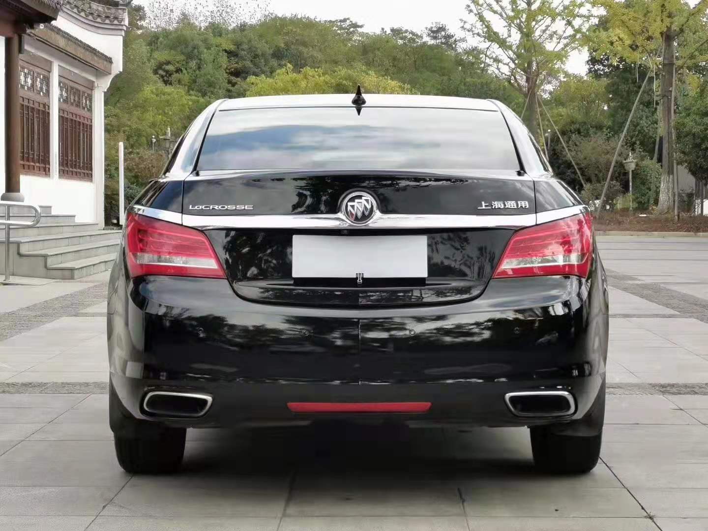 开了2年的别克2.0t9at君越值多少,开了十年的别克君越值不值得买