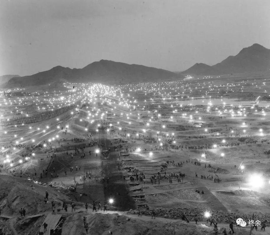 ​通县民工在怀柔水库建设工地