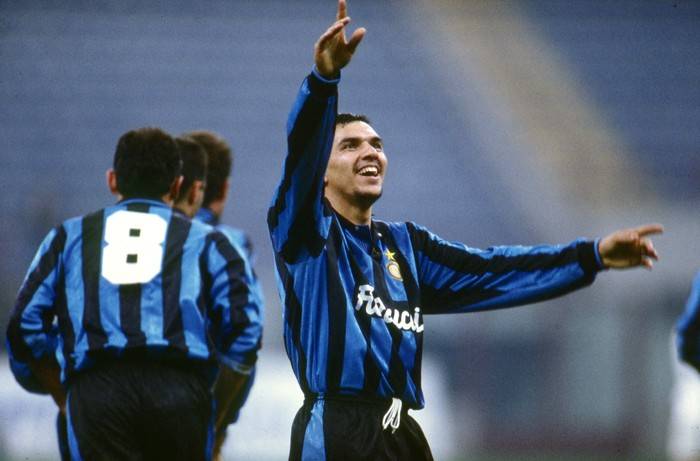 远距离重炮,远距离射门像炮弹一样飞