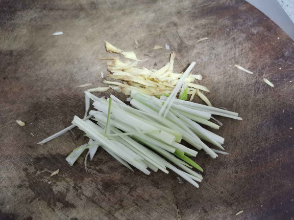 不管什么鱼怎样做才好吃,做鱼去腥只需三种调料