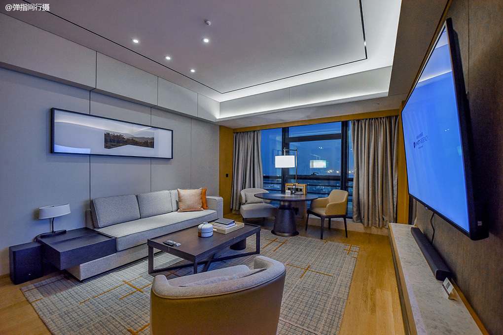 度假从候机开始，这间开在机场里的酒店，既安逸又不会误机