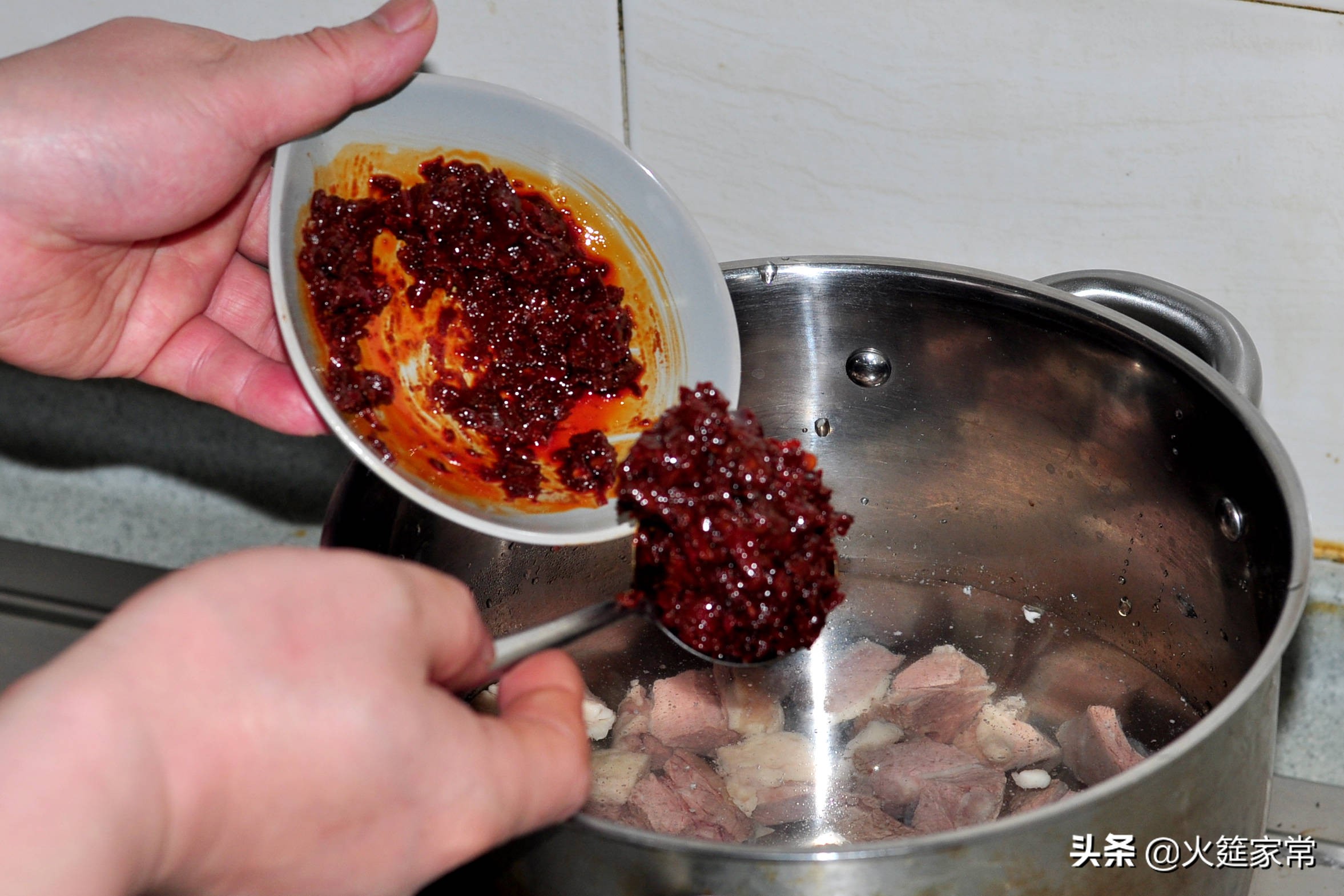 让人食欲大增的辣椒拌饭,牛肉盖浇饭很好吃