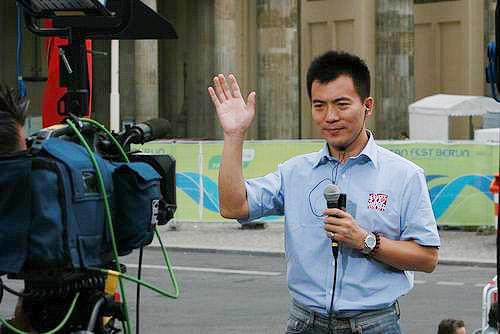 黄健翔离婚官司,黄健翔婚姻