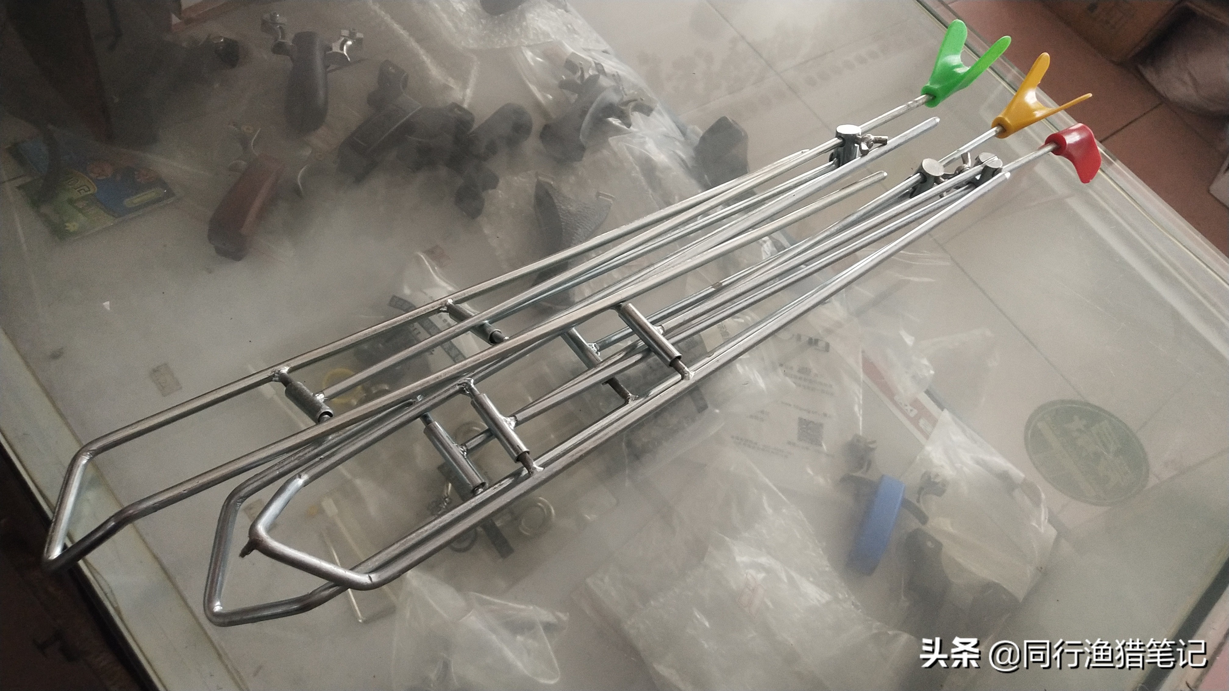 这位钓鱼小伙的遭遇让我醍醐灌顶，这不就是十年前的我吗？