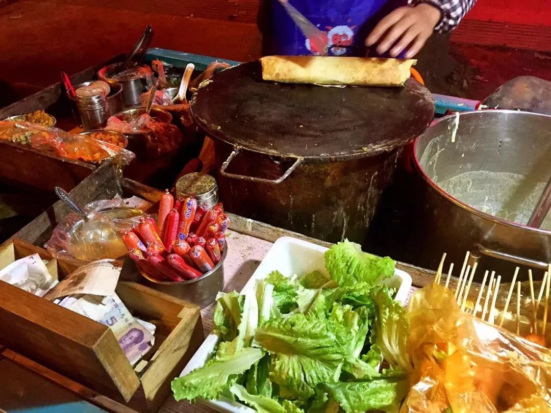 摆地摊才是穷人致富的唯一机会,摆地摊致富的经典案例