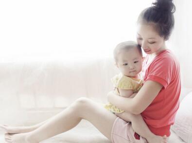 顺产多久可以下床走动,顺产几天可以下地活动