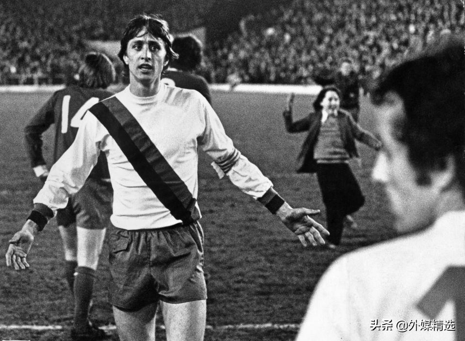 荷兰飞人克鲁伊夫去世,怀念荷兰飞人克鲁伊夫