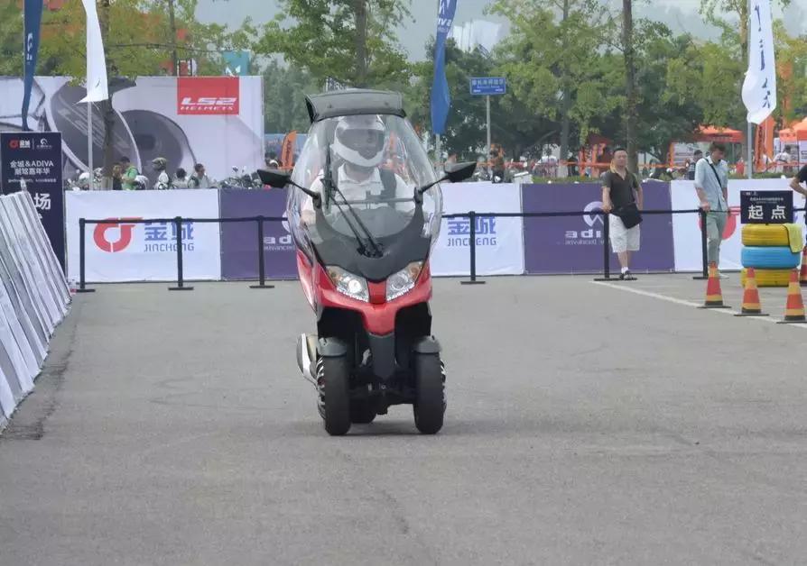 2.78万ADIVAAJ201欧系运动踏板首发！金城旗下多款车型试驾