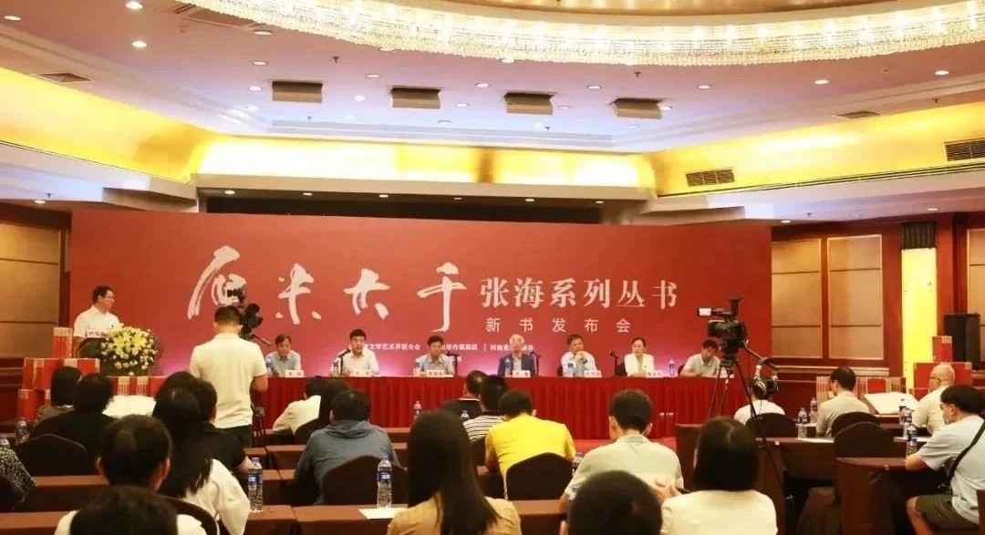 中国书协名誉主席张海书法饱受争议，网友这样评价他，冤吗？